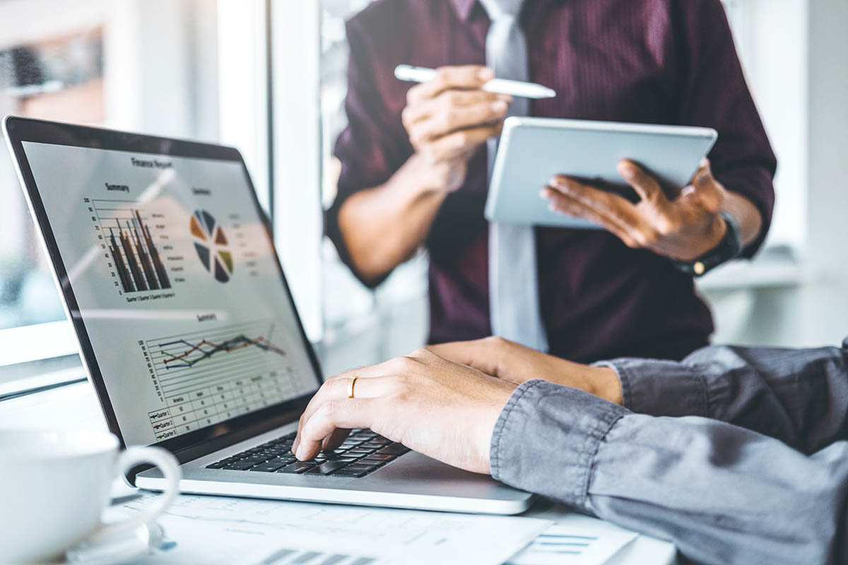 Co-working Business Team meeting Planning Strategy Analysis inve